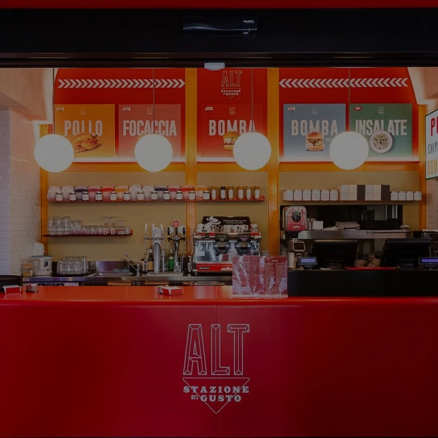 Counter with bar and cash register of an ALT store